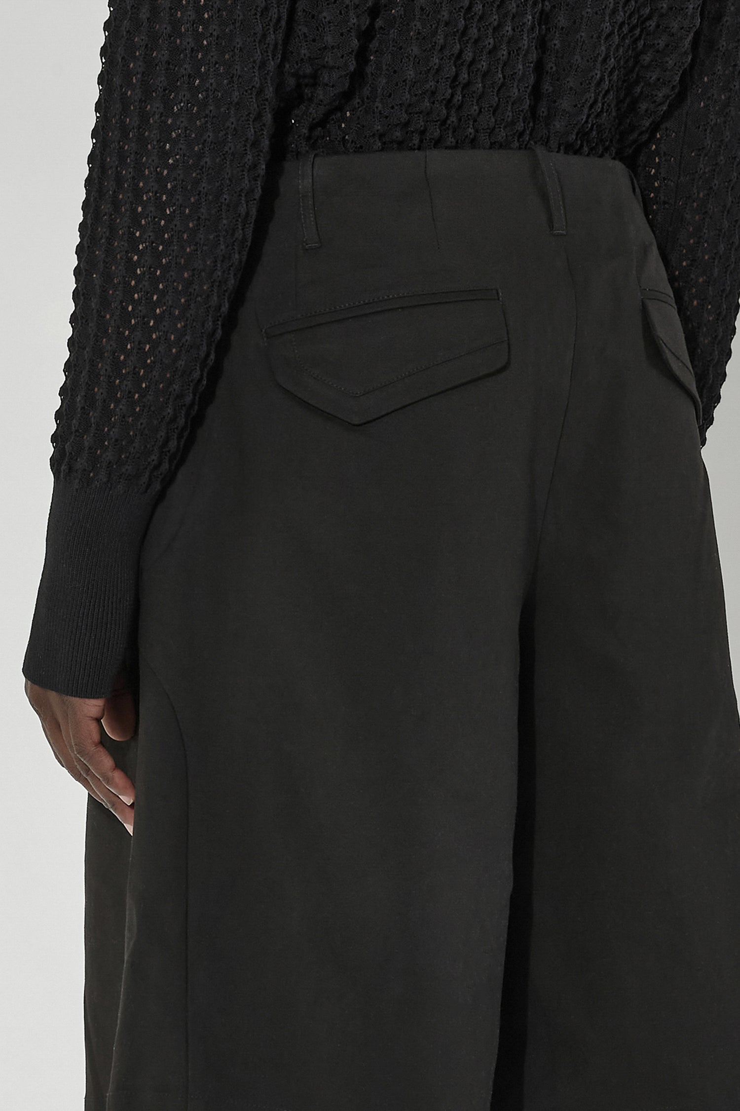 _J.L - A.L_ Static Short J304302-S-Black