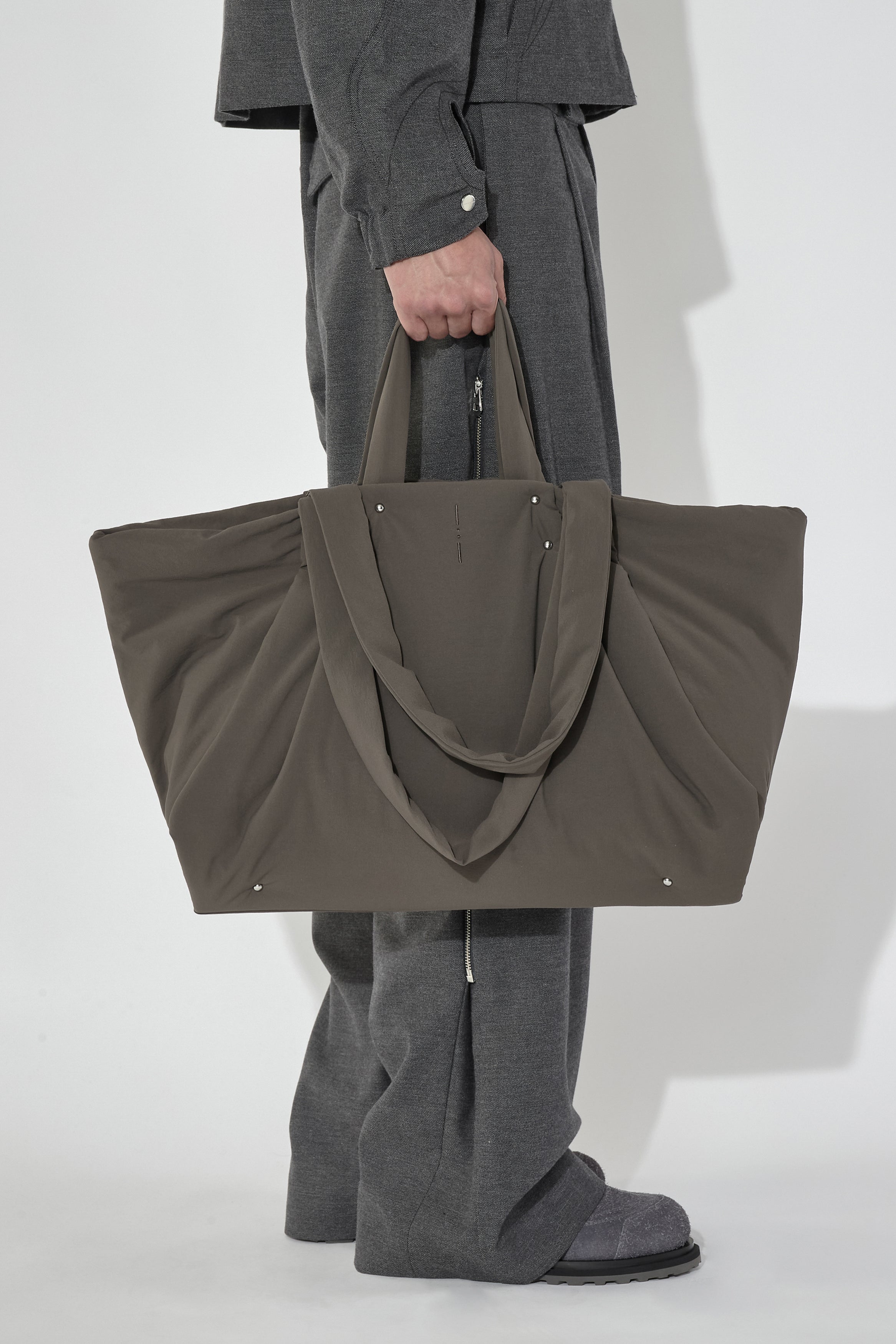 【関税込み】_J.L - A.L_ グレー Eon バッグ Eon Bag Zinc – _J.L - A.L_