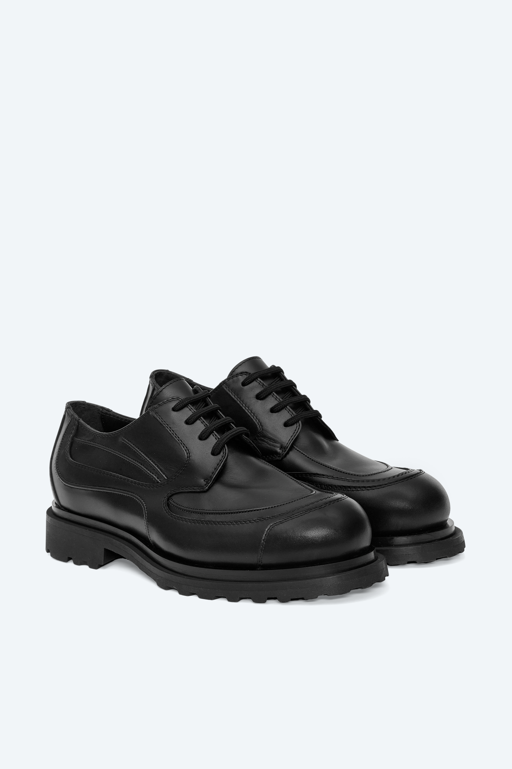 _J.L-A.L_ Tracer Derby J354628-38-Black front 3/4