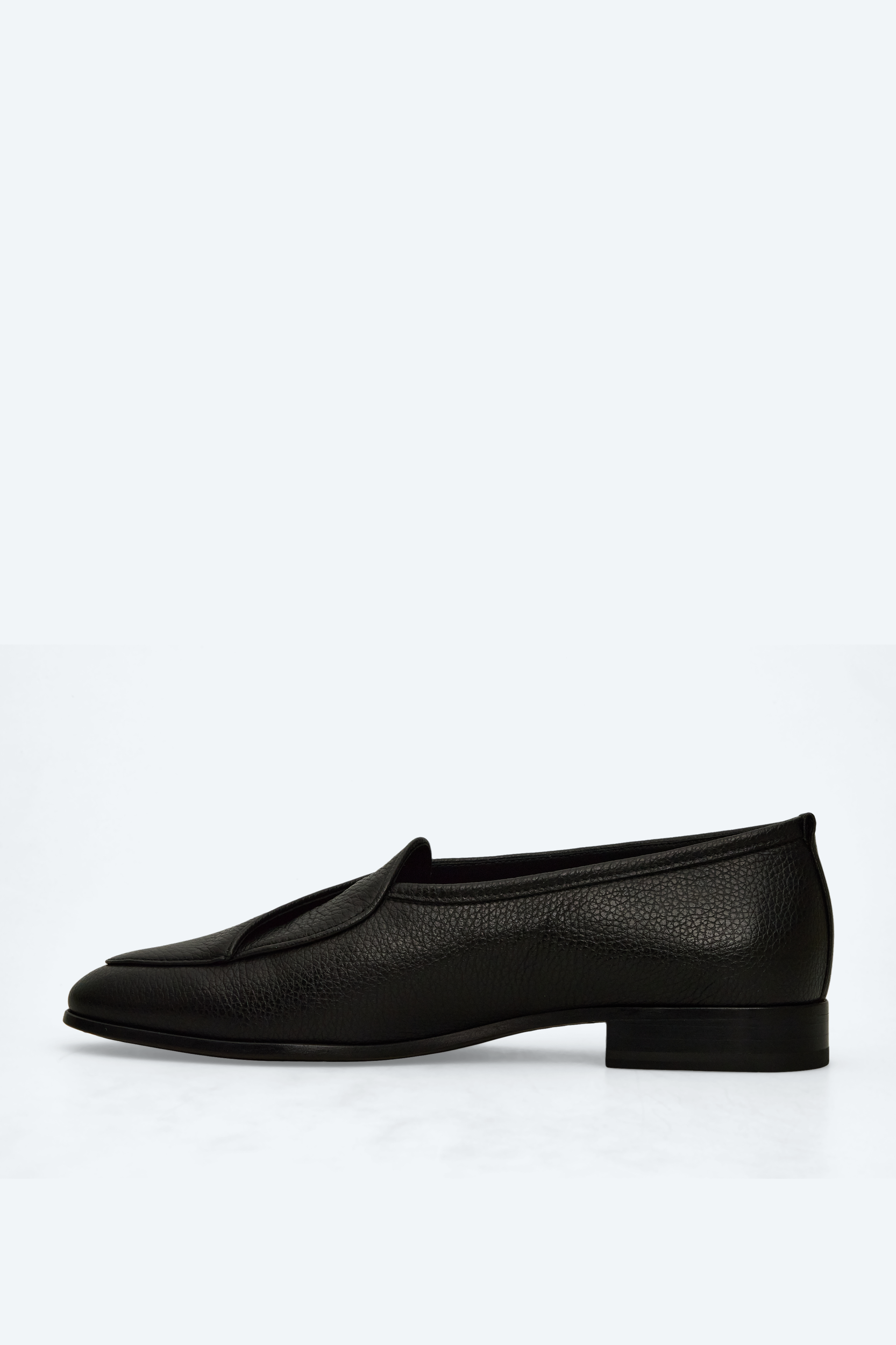 Shin Loafer