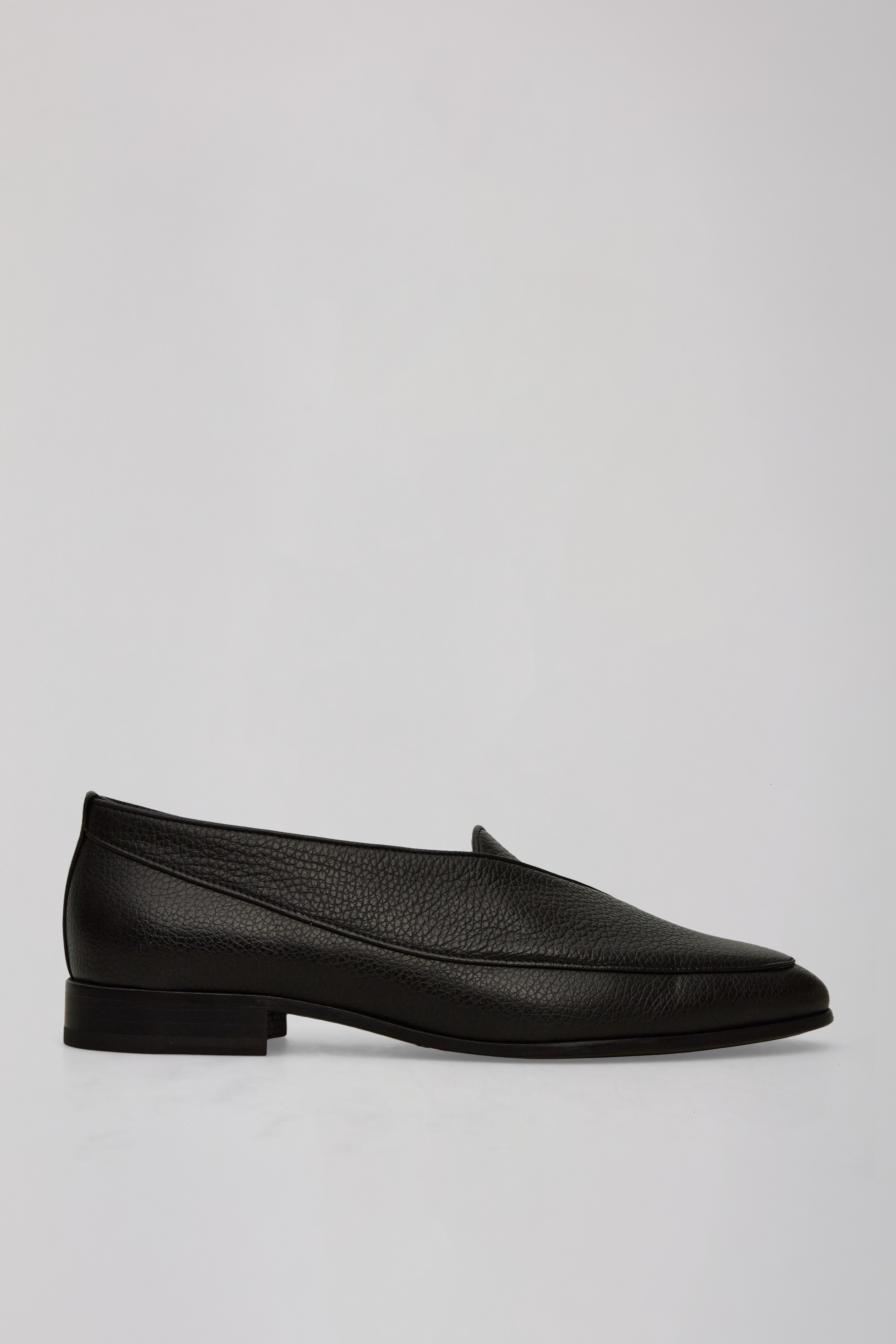 Shin Loafer