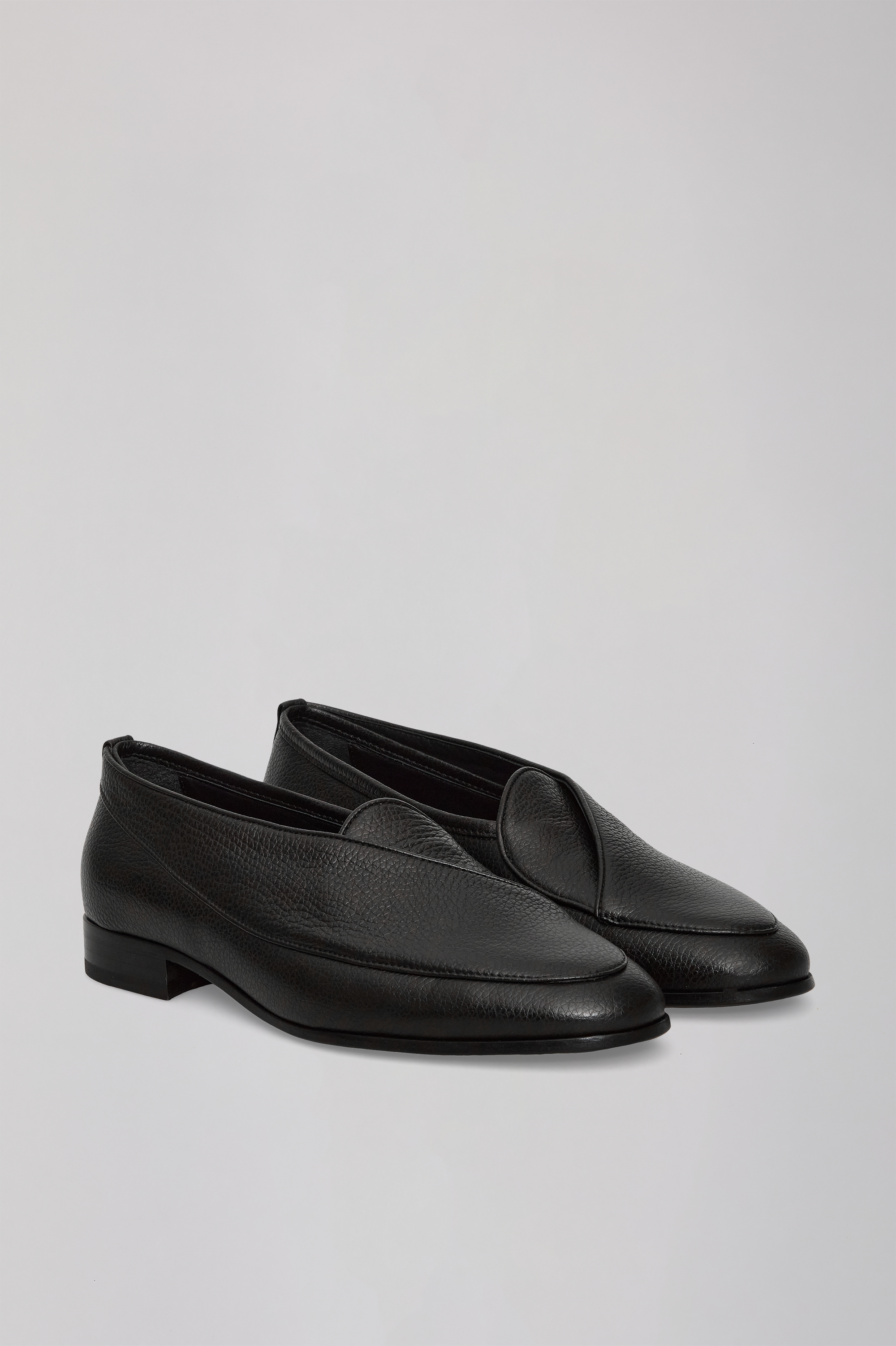 _J.L-A.L_ Shin Loafer J326829-38-Black front 3/4