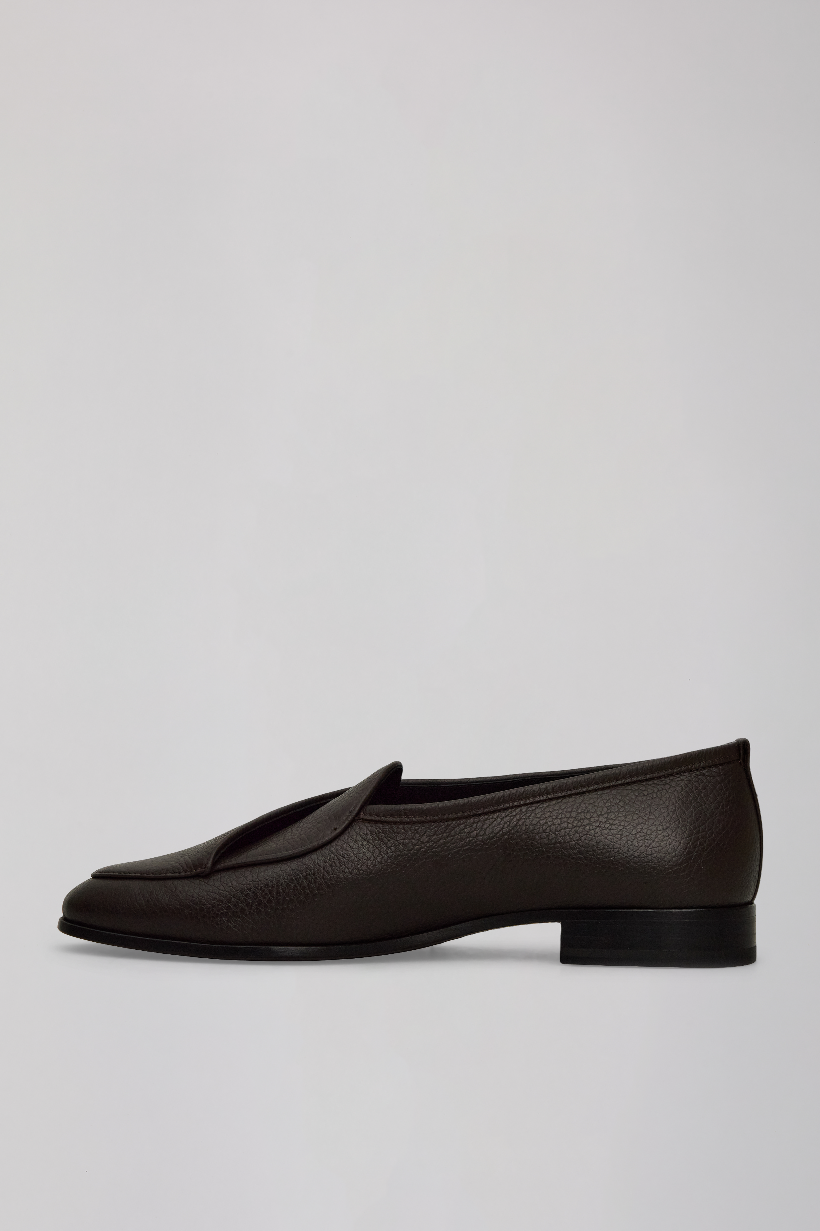 Shin Loafer