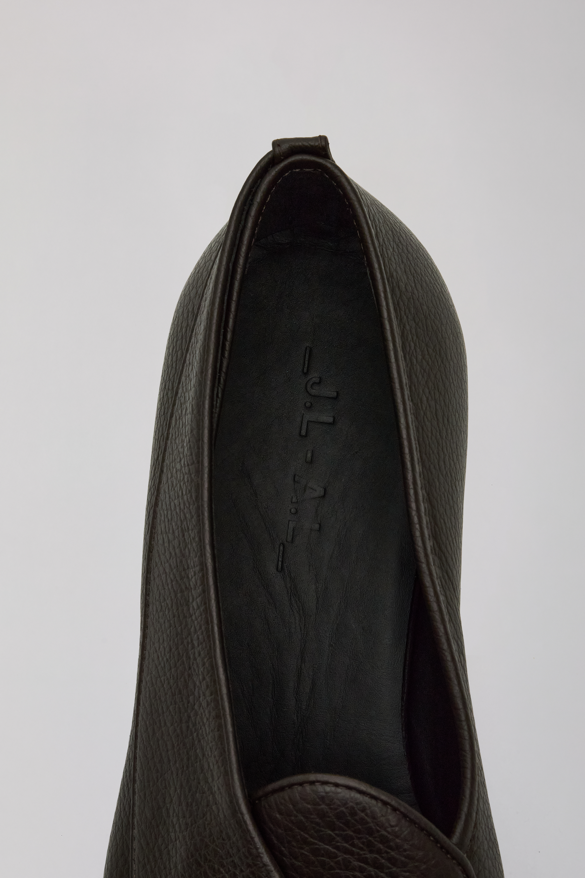 _J.L-A.L_ Shin Loafer J326830-38-Brown quarter detail