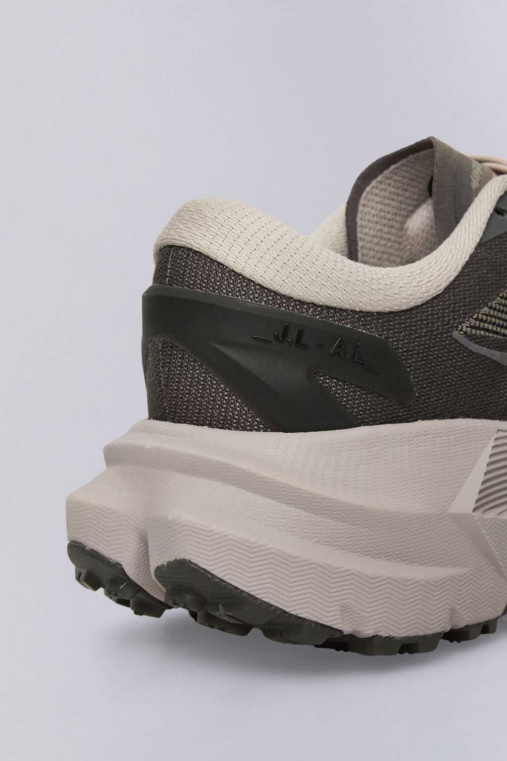 _J.L - A.L_ Mafate X _J.L-A.L_ J338432-M5/W6-Multicolor sole detail