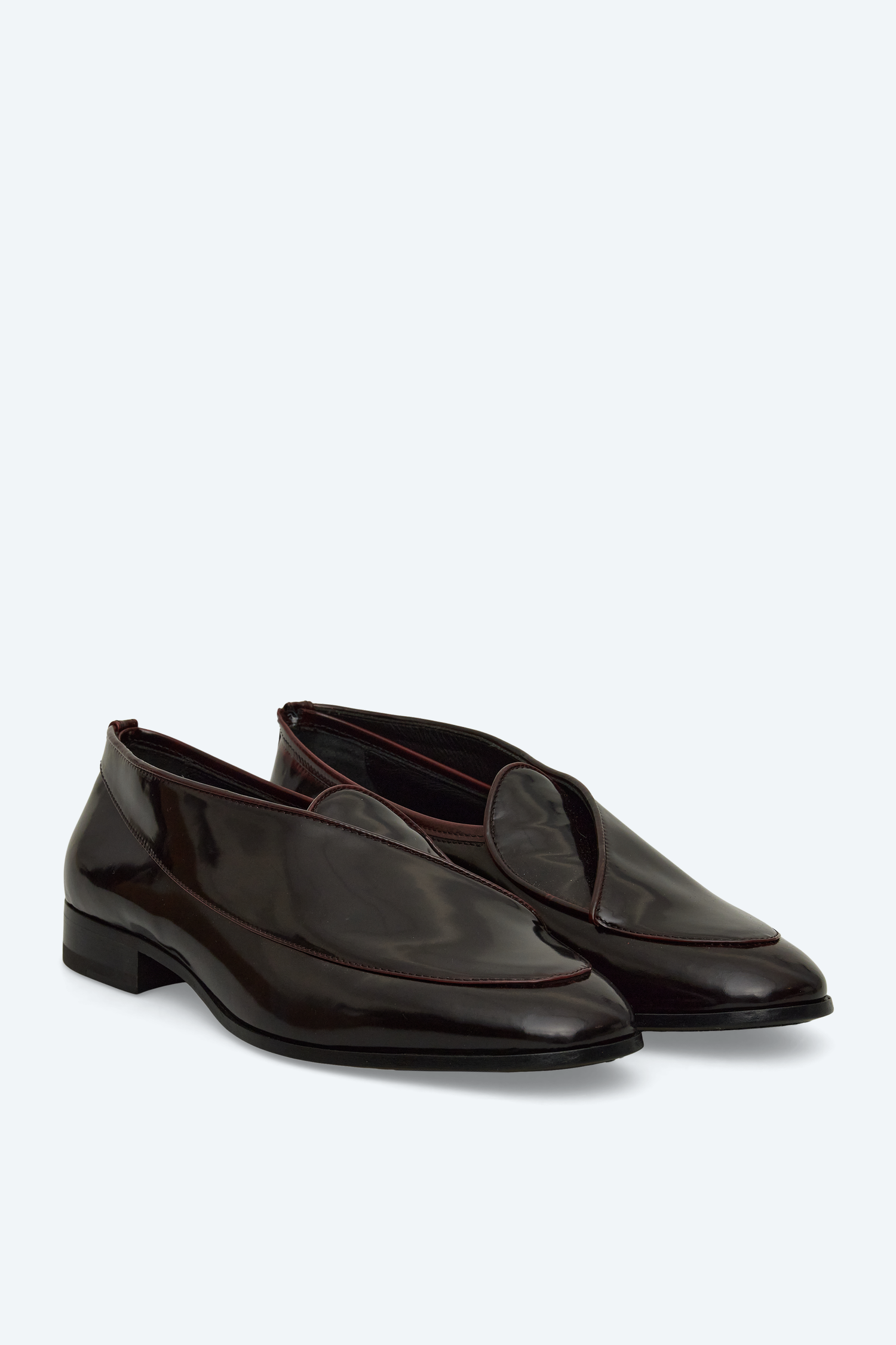 _J.L-A.L_ Shin Loafer J354631-38-Black front 3/4