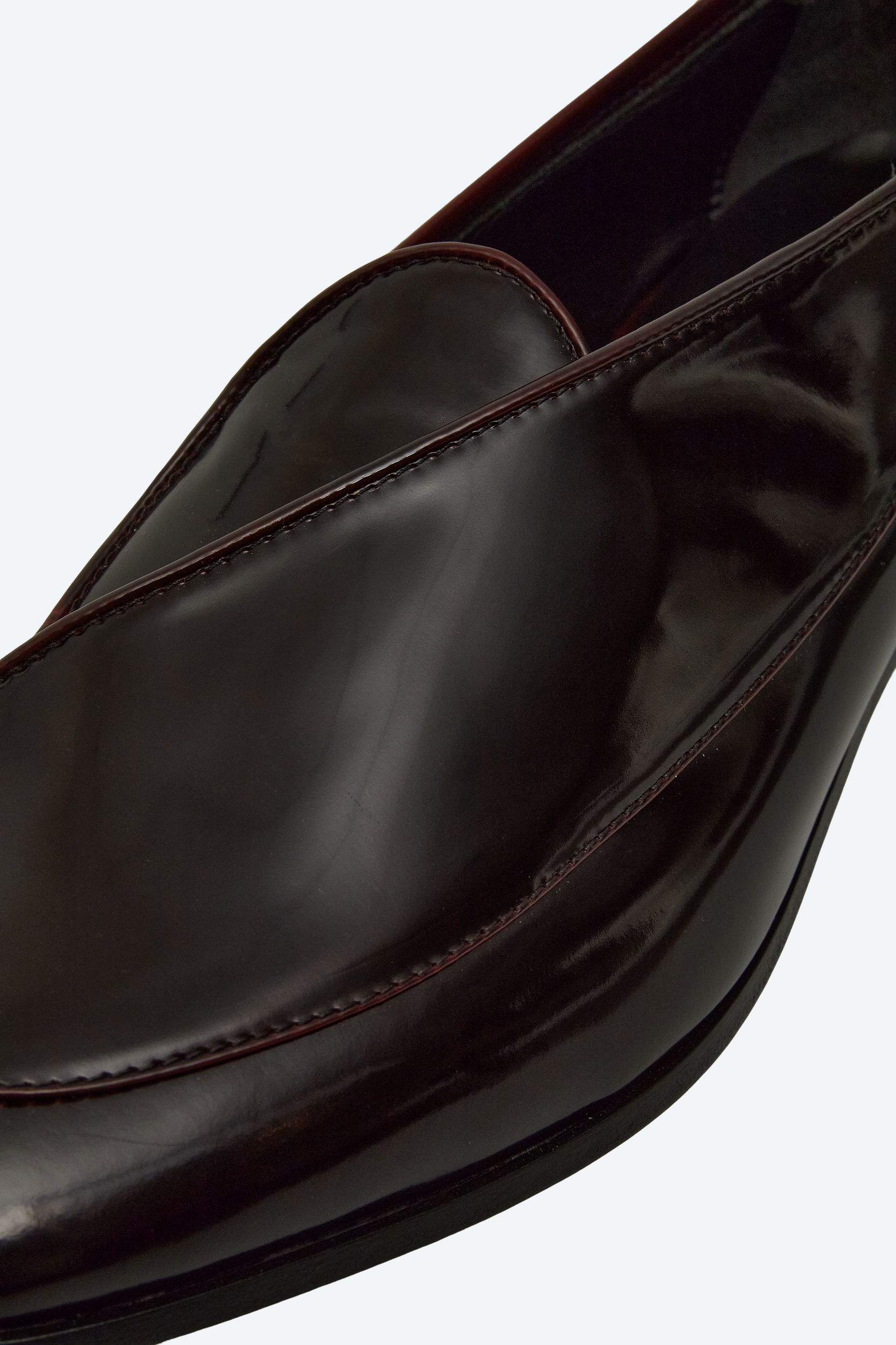 Shin Loafer